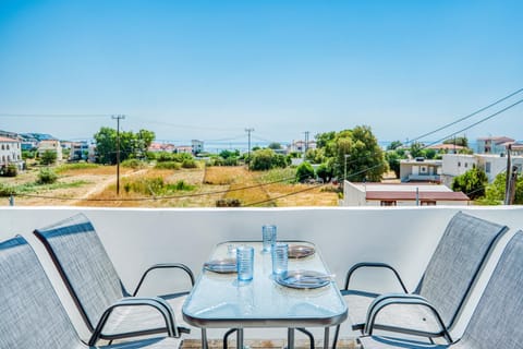 Day, Natural landscape, View (from property/room), Balcony/Terrace, Dining area, Sea view