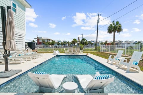 Day, Pool view, Swimming pool, Swimming pool, sunbed