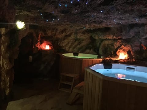 Hot Tub, Sauna, Spa and wellness centre/facilities