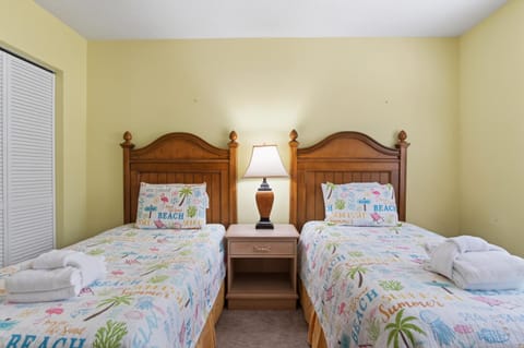 2320 Racquet Club - Sleeps 8, 3 Bedroom, Pool Apartment in Hilton Head Island