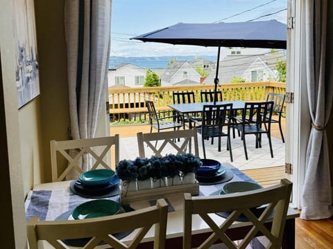 Patio, Day, Natural landscape, View (from property/room), Balcony/Terrace, Seating area, Dining area, Mountain view