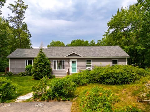 Tranquil Tides Home for 8 House in Cape Porpoise