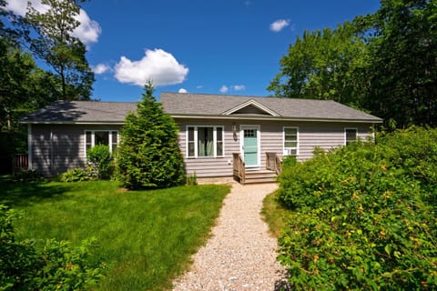 Tranquil Tides Home for 8 House in Cape Porpoise