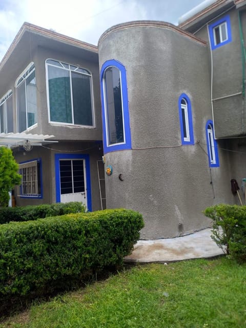 Acosta 2 House in Hidalgo, Mexico