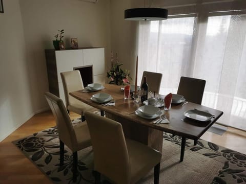 Living room, Dining area