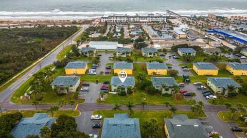 Coastal Clipper - Charming 2 BDR Walk to Beach House in Saint Augustine Beach