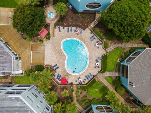 Ocean Hibiscus Retreat - For 8 House in Butler Beach