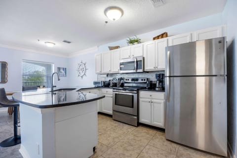 Ocean Hibiscus Retreat - For 8 House in Butler Beach