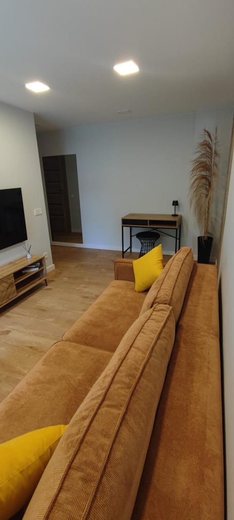 Communal lounge/ TV room, TV and multimedia, Living room, Evening entertainment