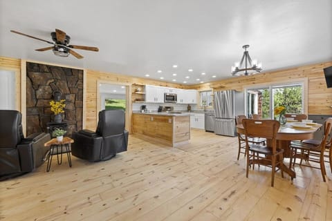 Living room, Seating area, Dining area