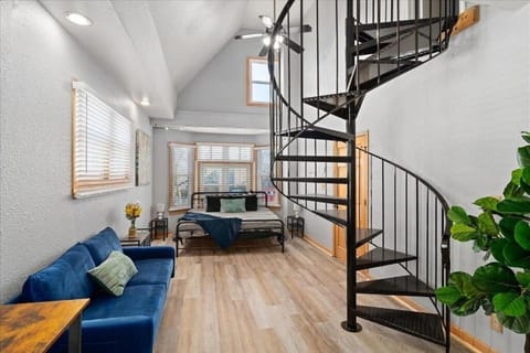 GrandVictorian Sale Sleeps23 ArcadeGameFloor BBQ House in Milwaukee