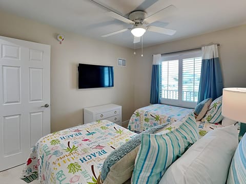 Bed, TV and multimedia, Bedroom, furniture, wardrobe