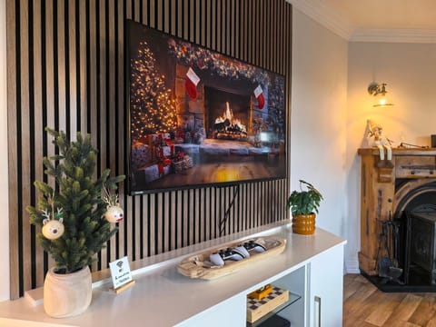 Fiáin Retreat, luxury, fire place, sun room House in County Clare