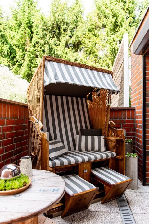 Garden, Balcony/Terrace