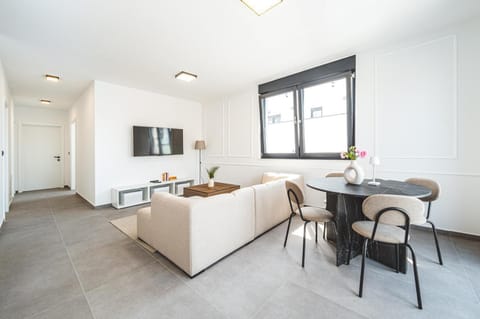 Communal lounge/ TV room, Living room, Seating area, Dining area