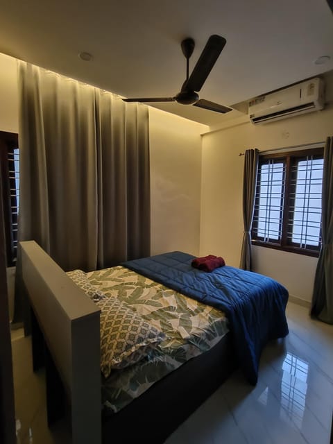 Bed, Bedroom, air conditioner