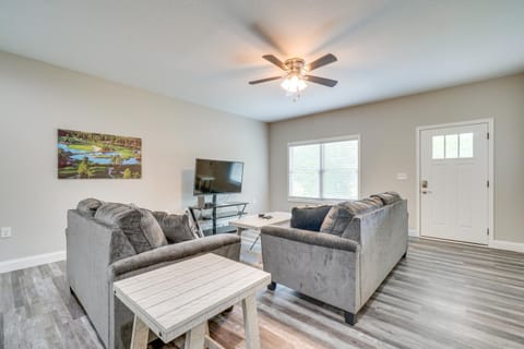 1 Mi to Dtwn Crossville Spacious Home with Patio! House in Crossville