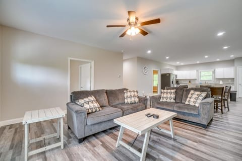 1 Mi to Dtwn Crossville Spacious Home with Patio! House in Crossville