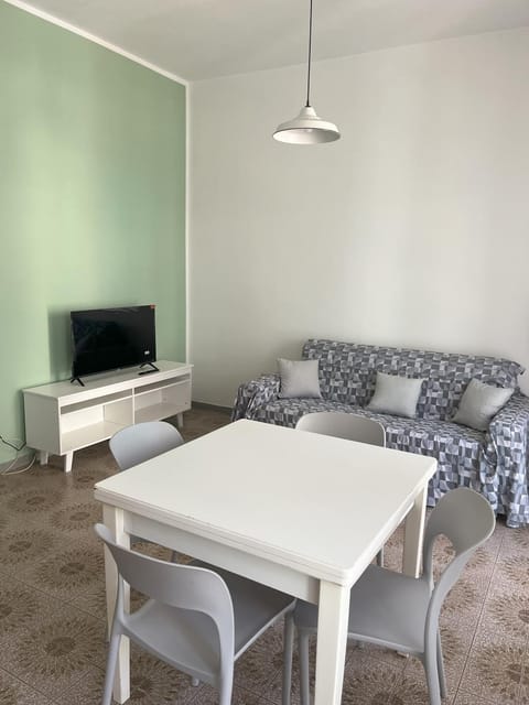 Elvis Apartment House in Salerno