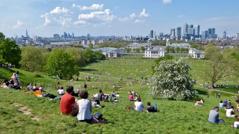 Nearby landmark, Spring, Day, People, Natural landscape, Garden, City view, Garden view