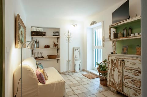 Small Antique Apartment in La Spezia