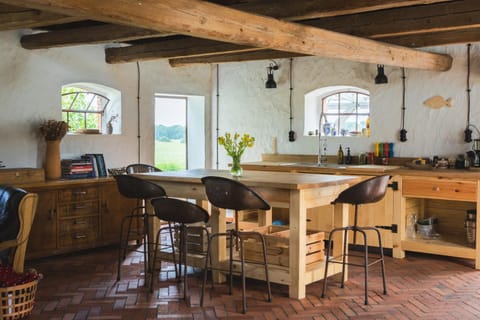 Kitchen or kitchenette, Kitchen or kitchenette, Dining area