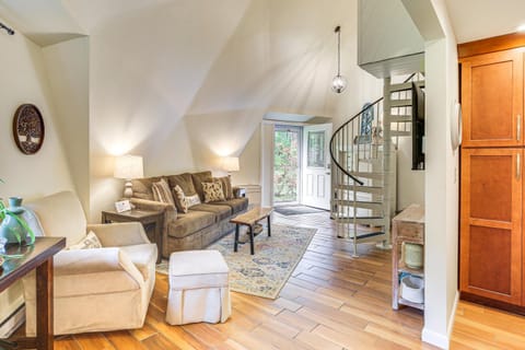 Ski, Snowshoe and Fish Dome Escape in Nature! House in Warren