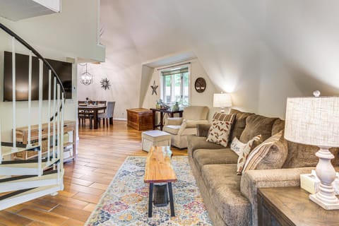 Ski, Snowshoe and Fish Dome Escape in Nature! House in Warren