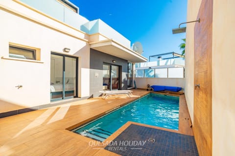 Swimming pool, Swimming pool