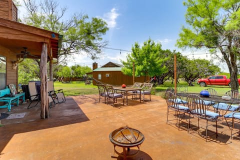 1 Mi to Lake Pet-Friendly Cabin in Strawn Cabin in Possum Kingdom Lake