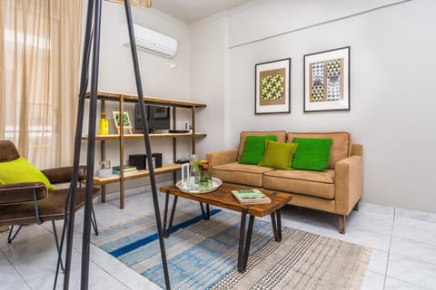 Day, Living room, Seating area