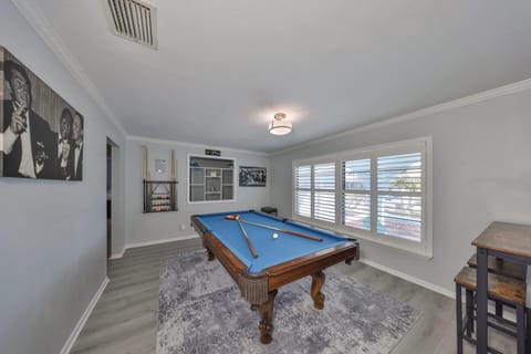 Waterfront Pool House with Heated Pool House in Apollo Beach