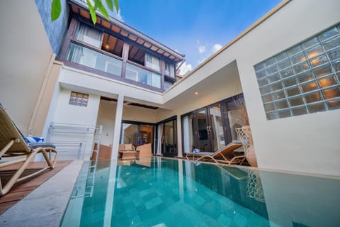 Property building, Pool view, Swimming pool