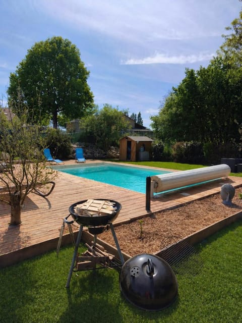 Spring, Day, Natural landscape, Garden, Garden, Garden view, Pool view, Swimming pool, sunbed