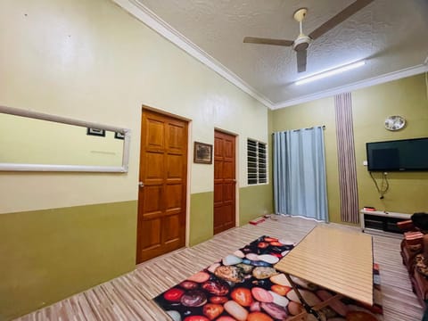 Communal lounge/ TV room, TV and multimedia, Living room