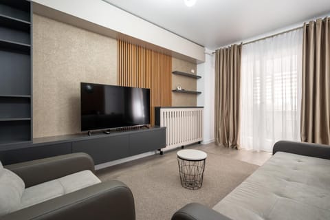 Communal lounge/ TV room, TV and multimedia, Living room, Seating area, Evening entertainment
