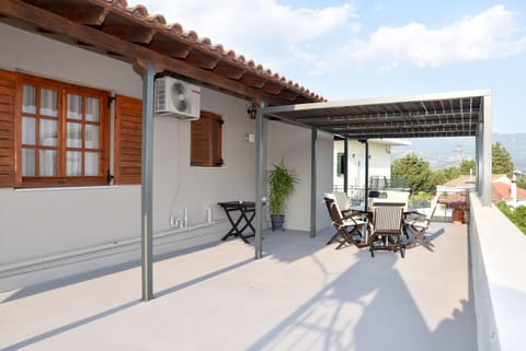 Patio, Day, View (from property/room), Balcony/Terrace, Seating area, Dining area