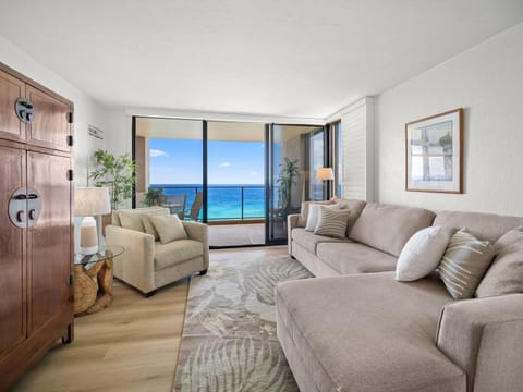 Mahana 1111 - Direct Ocean Views & Beachfront Resort in Kaanapali
