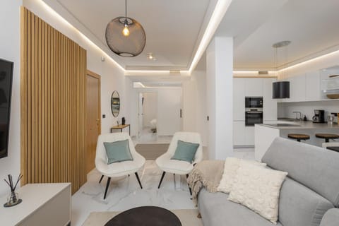 TV and multimedia, Kitchen or kitchenette, Living room, Dining area