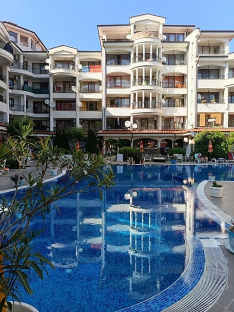 Property building, Swimming pool
