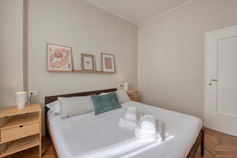 Bed, Photo of the whole room, Bedroom, towels, wardrobe