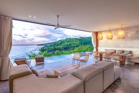 Natural landscape, Balcony/Terrace, Dining area, Sea view