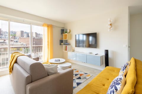 TV and multimedia, Living room, Seating area