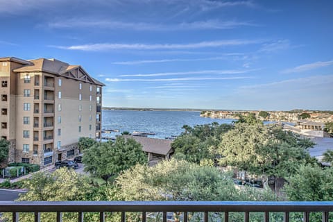 Waterfront Condo for 4 with Resort Pool & Lake View House in Lake Lyndon B Johnson