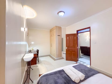Bed, Living room, Bedroom, towels