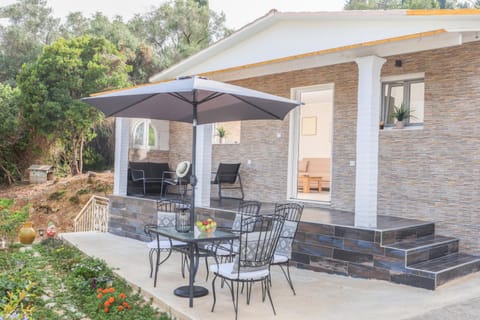 Property building, Patio, Garden