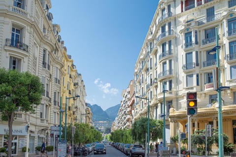 Property building, Neighbourhood, Natural landscape, City view