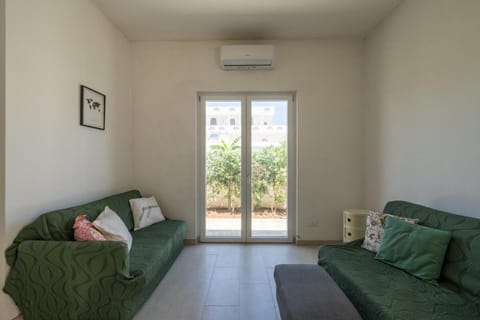 Living room, Seating area, air conditioner