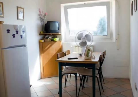 TV and multimedia, Dining area, air conditioner