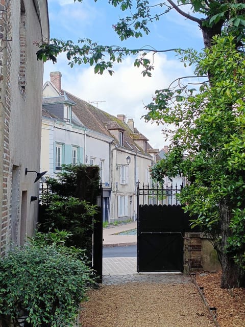 Neighbourhood